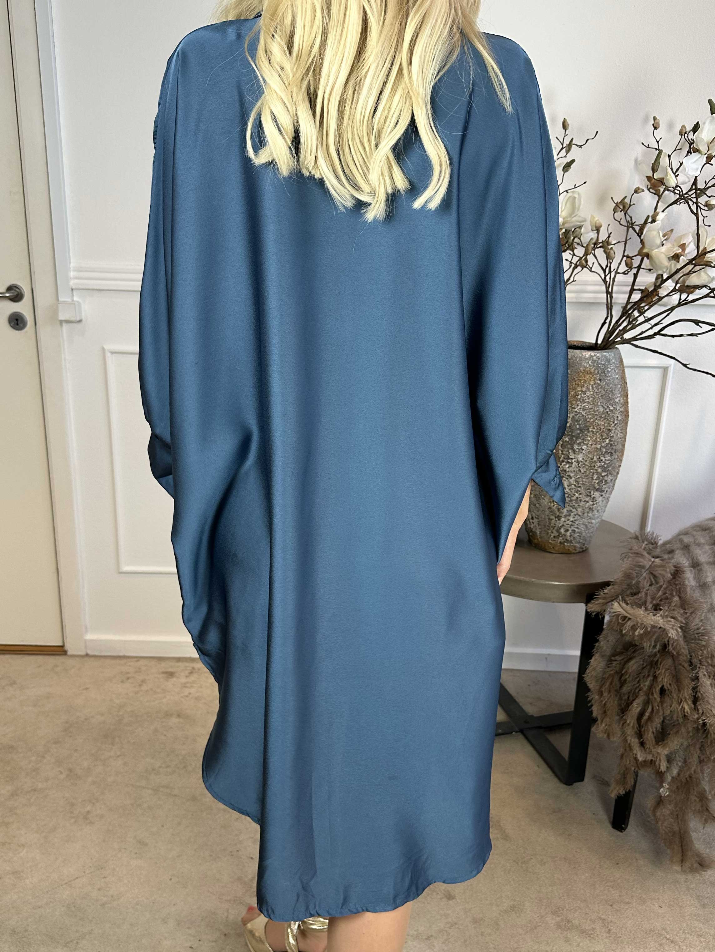 Anja - Skjorte i silkelook med flagermusærmer